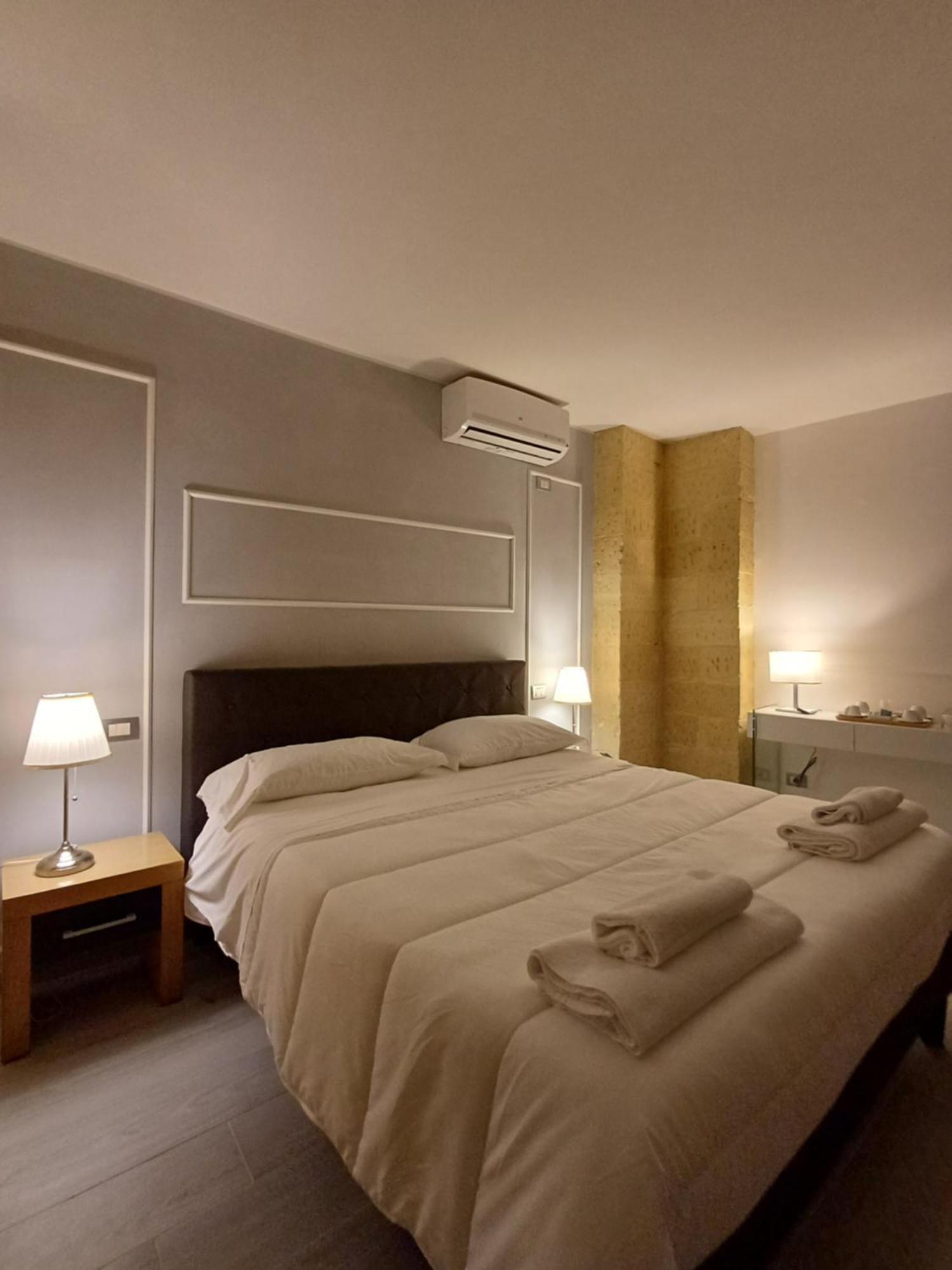 Bed & Breakfast Idomeneo 63 Lecce Ngoại thất bức ảnh